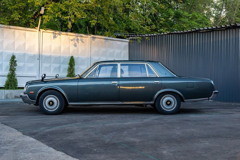 Национальное достояние: опыт владения Toyota Century первого поколения 1991 года